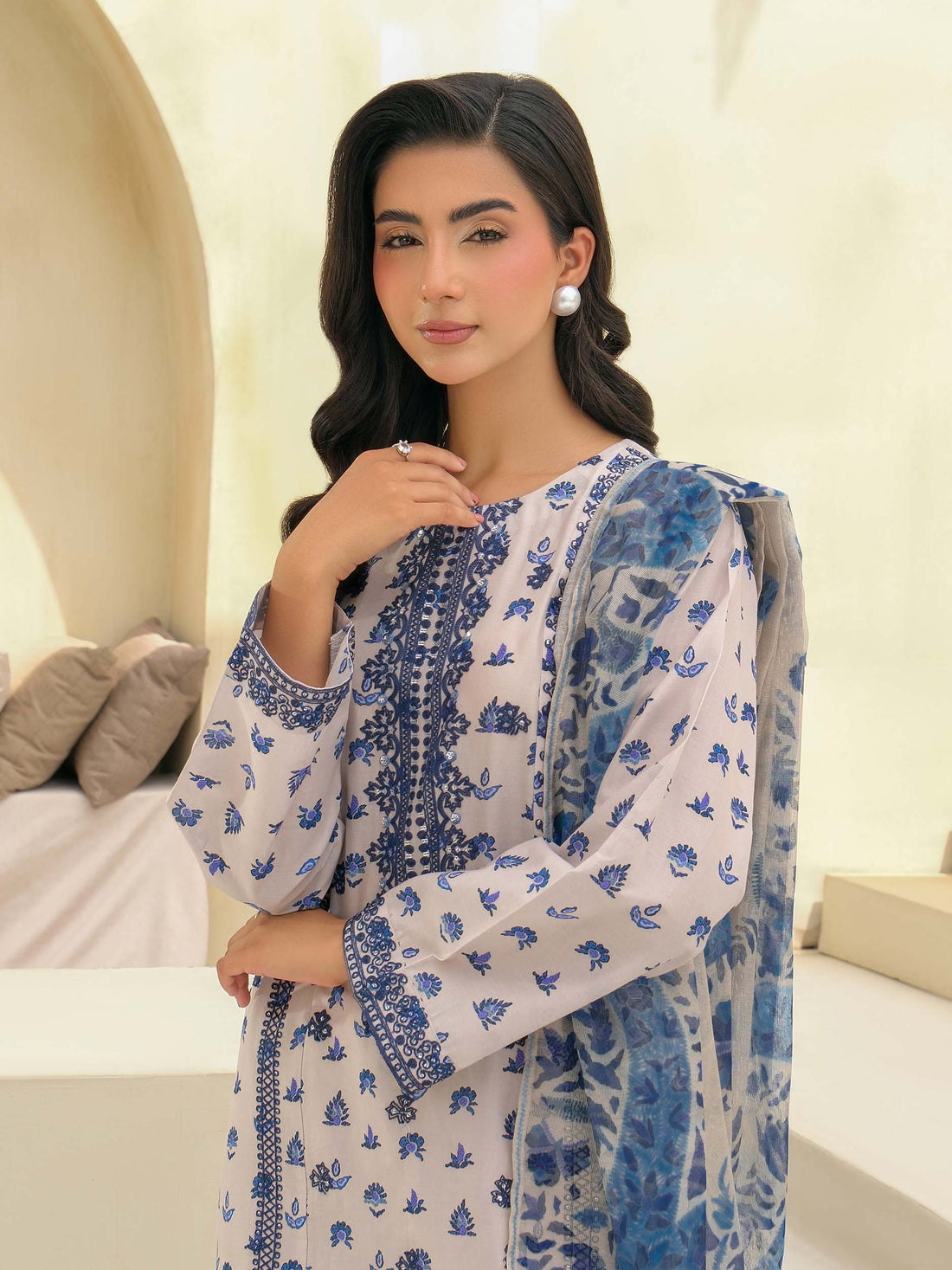 3 Piece Lawn Suit-Embroidered (Unstitched)