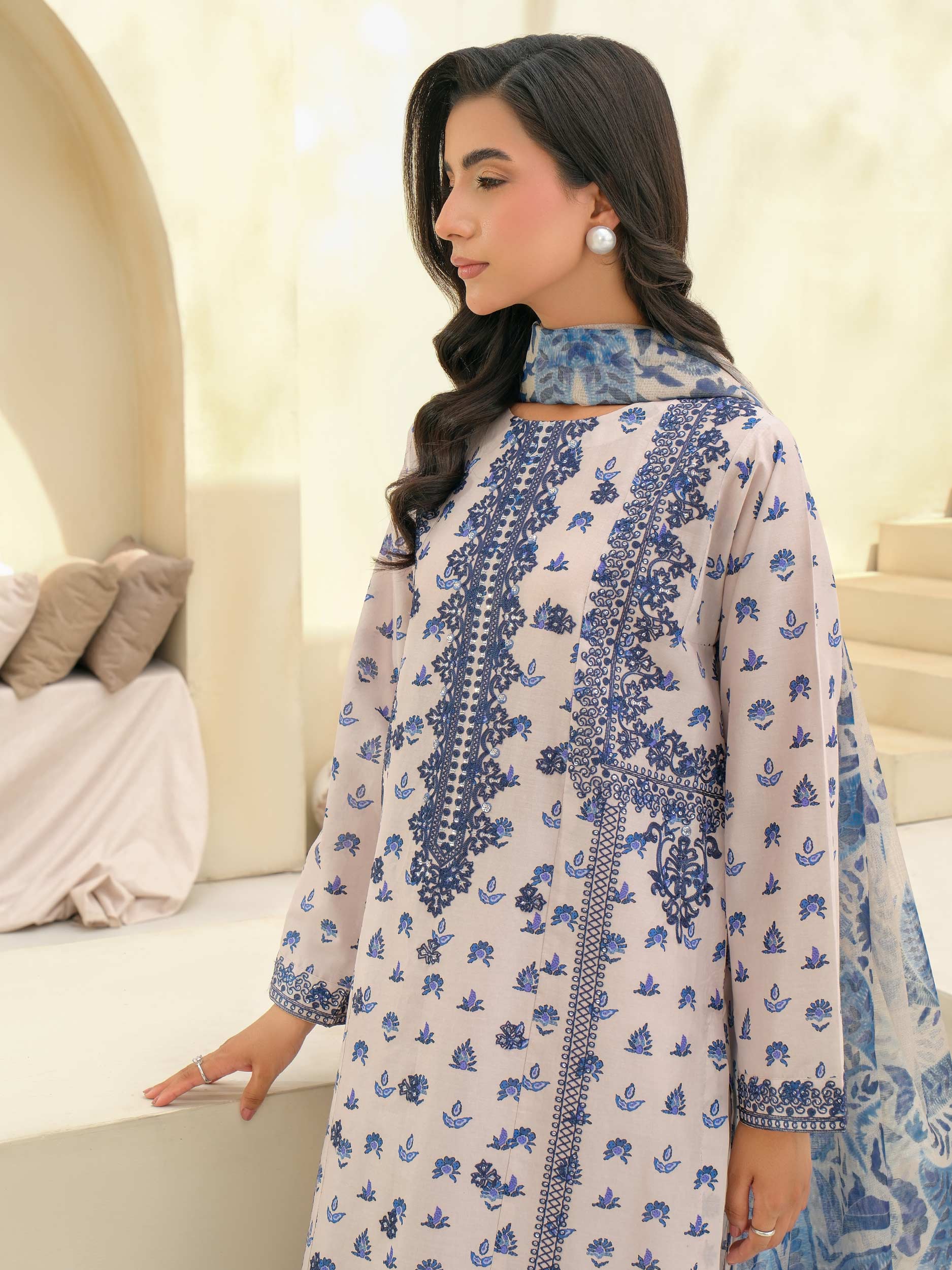 3 Piece Lawn Suit-Embroidered (Unstitched)